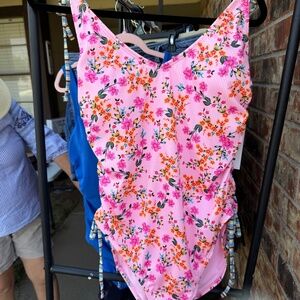 One Piece Pink and floral bathing suit